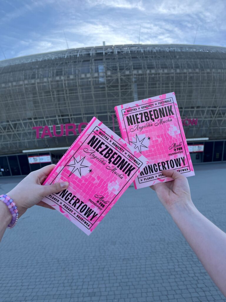 "Niezbędnik koncertowy" to miejsce, w którym zorganizujesz swój wyjazd na koncert i zachowasz wspomnienia na dłużej.